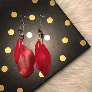 🌸Red feather earrings